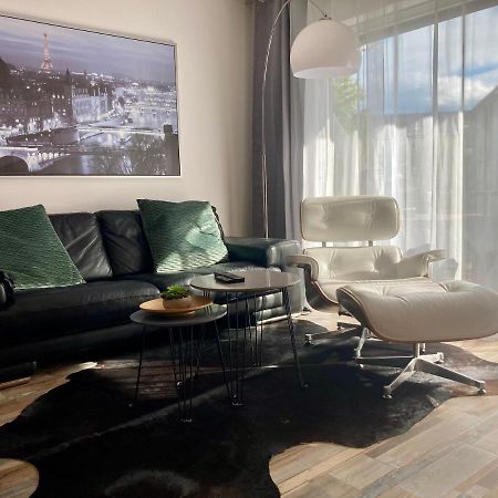 Living At Saarpartments -Adultsonly- 2 Bedrooms, Kitchen - Business & Holiday Apartments For Long- And Short Term Stay, 3 Min To Train Station, Secure E-Bike Parking! Saarbrücken Exterior foto