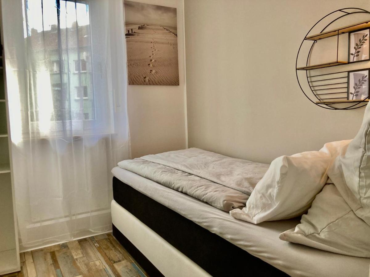 Living At Saarpartments -Adultsonly- 2 Bedrooms, Kitchen - Business & Holiday Apartments For Long- And Short Term Stay, 3 Min To Train Station, Secure E-Bike Parking! Saarbrücken Exterior foto